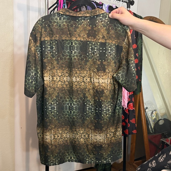 #4 iHeartRaves Geometric Brown Button Down Shirt - Picture 2 of 3